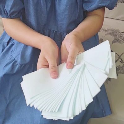 Hộp 24 Giấy Hút Màu Chống Phai Màu Quần Áo Máy Giặt - Hàng Nội Địa Trung